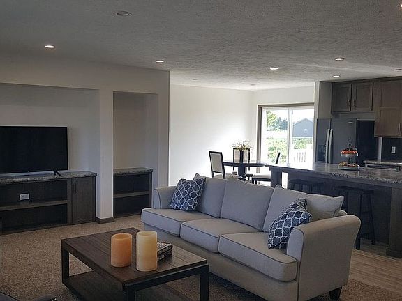 2nd image of 4751 Boulder Dr