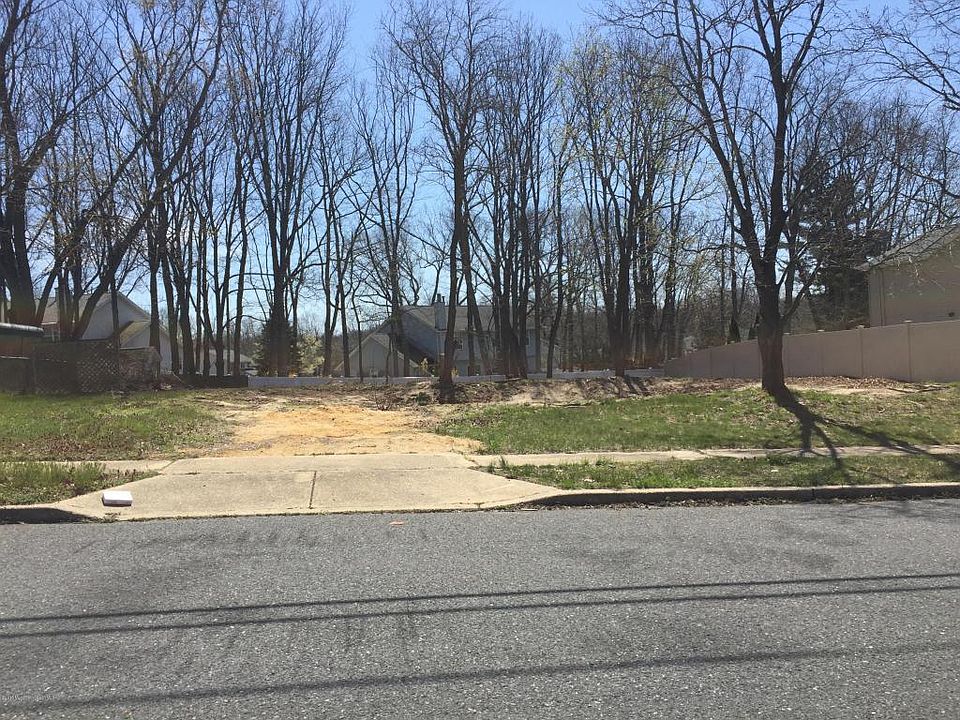 2nd image of 19 Vermont Ave