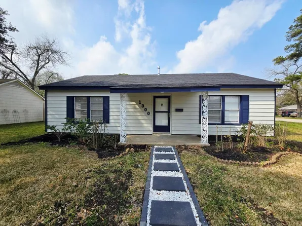 1300 Brazos St, Rosenberg, TX 77471