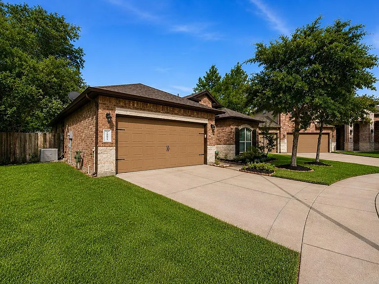 3831 Daintree Park Dr — Photo 3