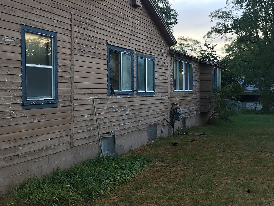 1st image of 313 4th St