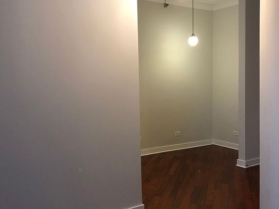 4th image of 1600 S Indiana Ave #1203