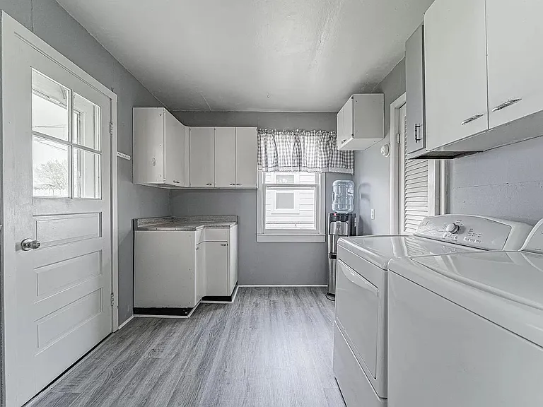 1625 Pulaski St — Photo 9