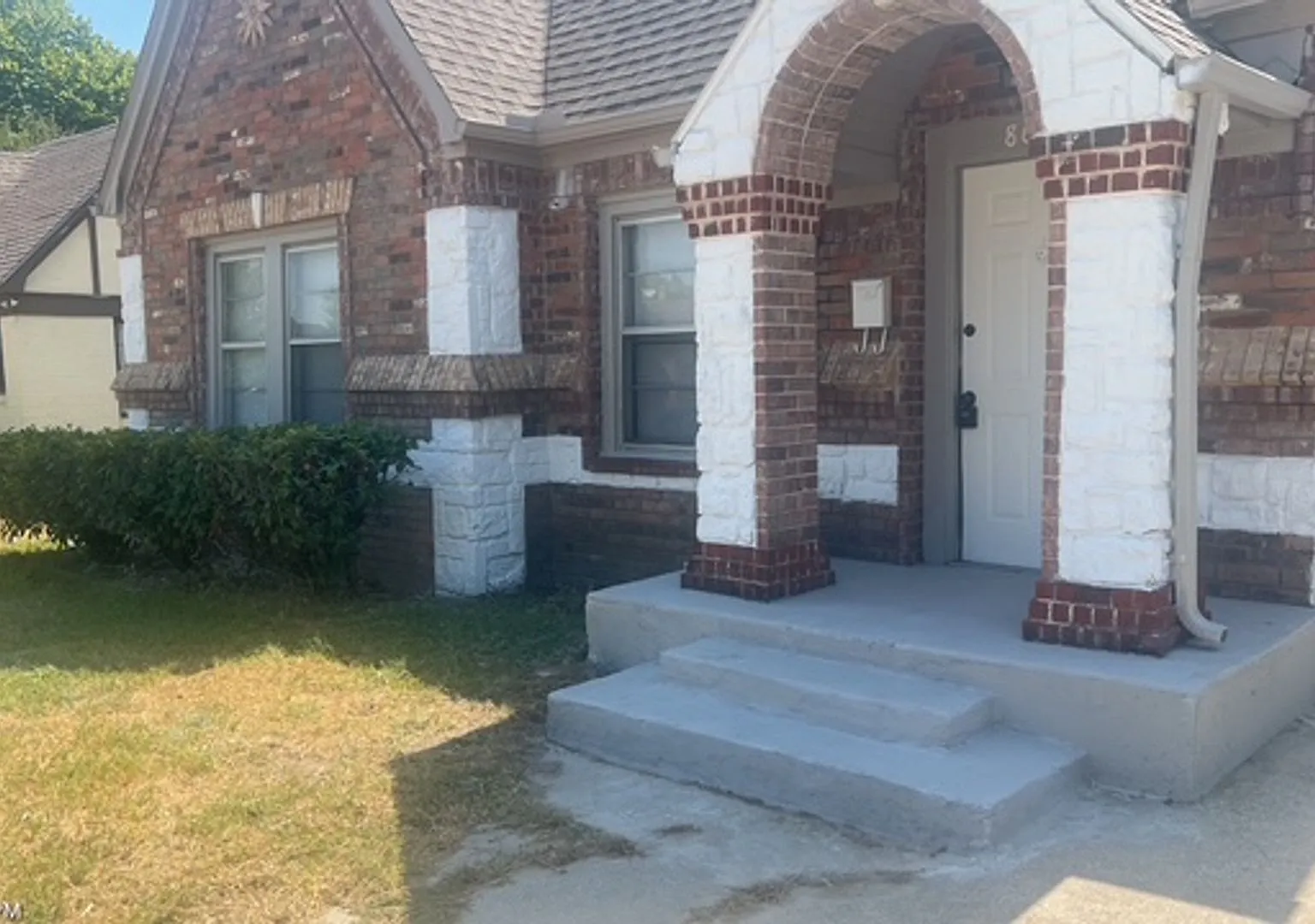 804 Austin St Arlington,76012 — Photo 2