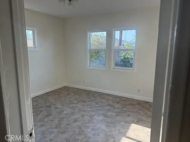 2563 W Crescent Ave — Photo 7