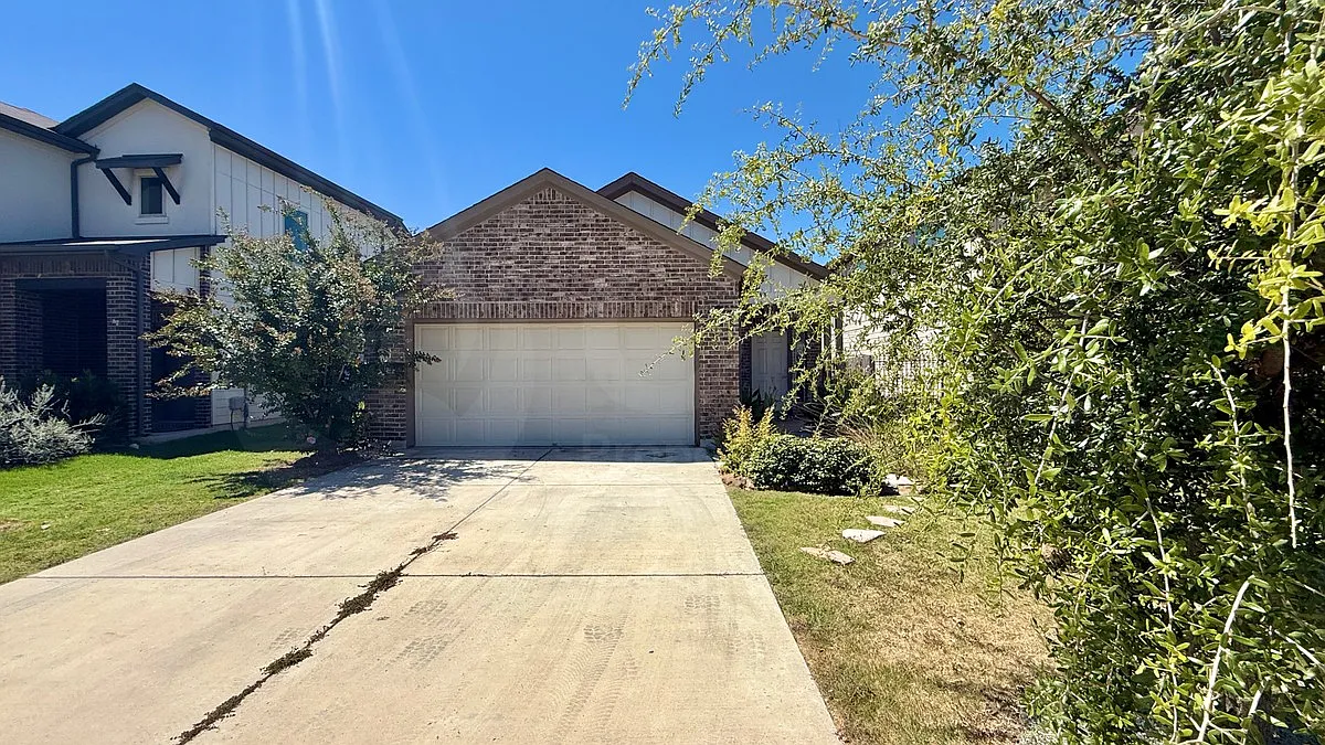 3 bed, 2.0 bath, 1455 sqft, $1,850 — Photo 1