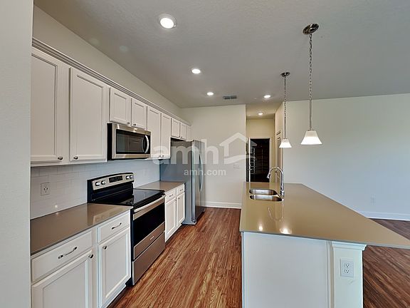 3rd image of 1103 Walden Pond Dr