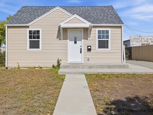 1216 E 7th St, Cheyenne, WY 82007