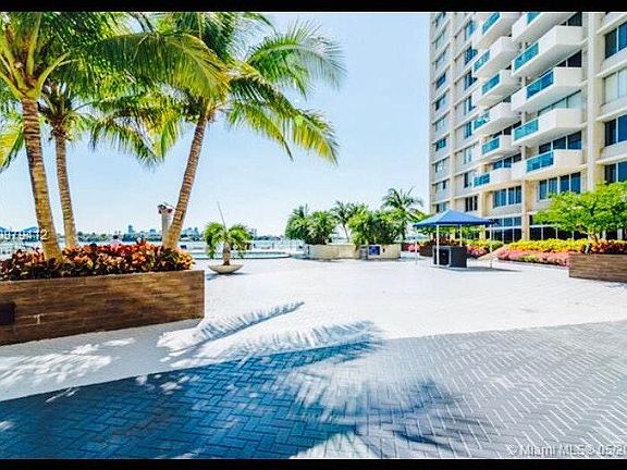 4th image of 1200 West Ave #726C