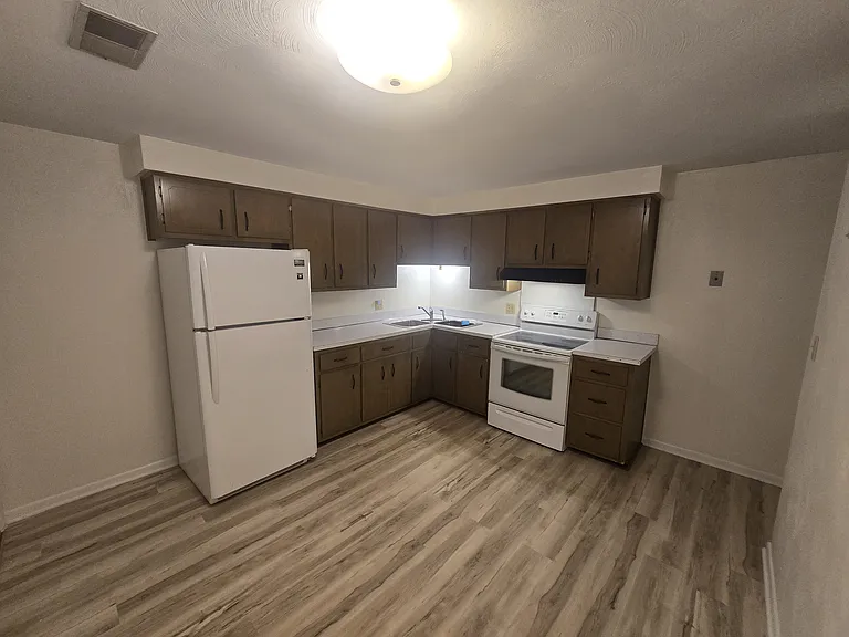 735 Mellen Dr — Photo 13
