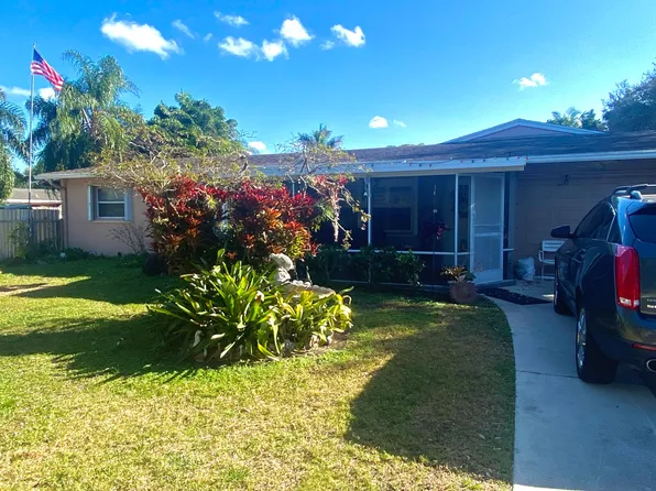 4576 Wenhart Rd, Lake Worth, FL 33463