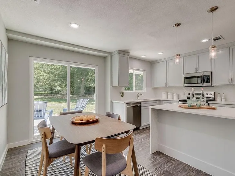 1512 Luray Dr — Photo 8