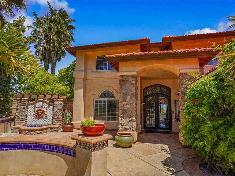 41904 Tucson Ct — Photo 2