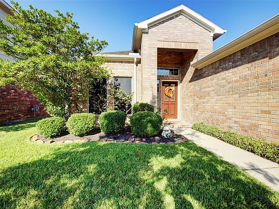 3rd image of 30211 Emerson Creek Dr