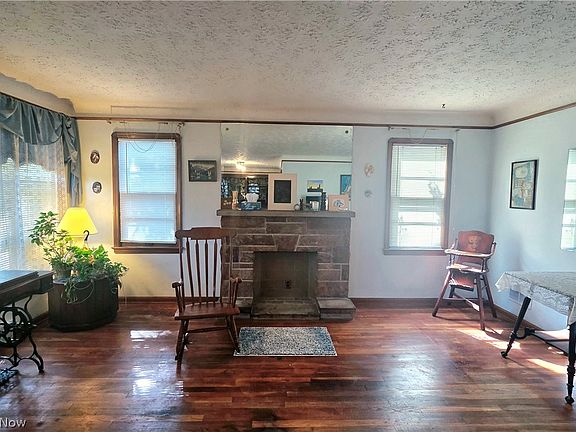 4th image of 6040 W 54th St
