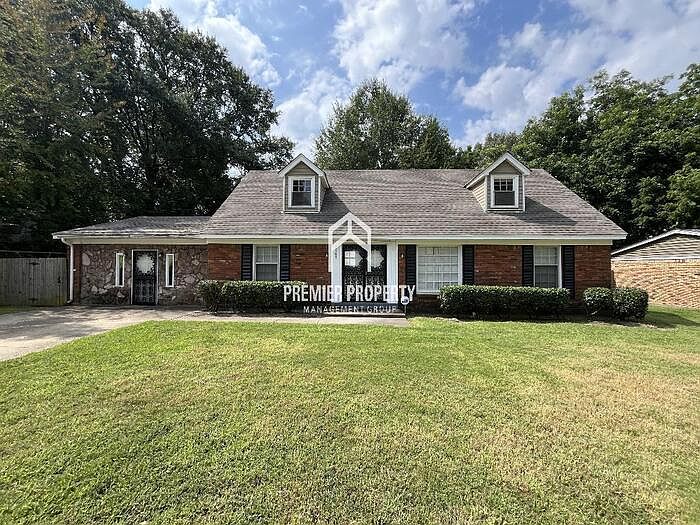 1st image of 2065 Saint James Dr