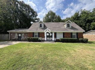 2065 Saint James Dr, Memphis, TN 38116