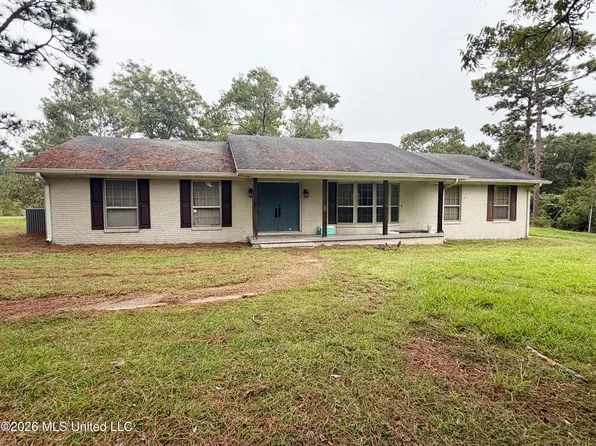 425 Spruce St, Poplarville, MS 39470