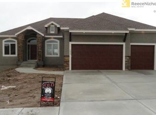 1822 NE 102nd Ter, Kansas City, MO 64155