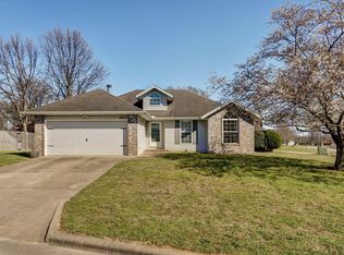 3923 W Kay Pointe Boulevard, Springfield, MO 65802