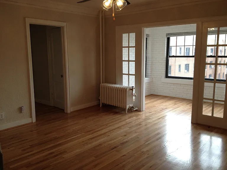 Longfellow Apartments — Photo 31