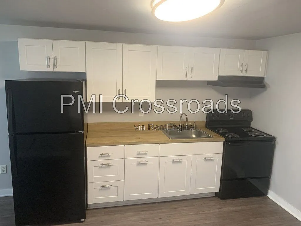 National Road Apartments — Photo 4