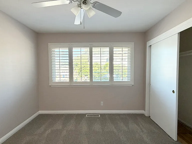 3695 Sanford St — Photo 47