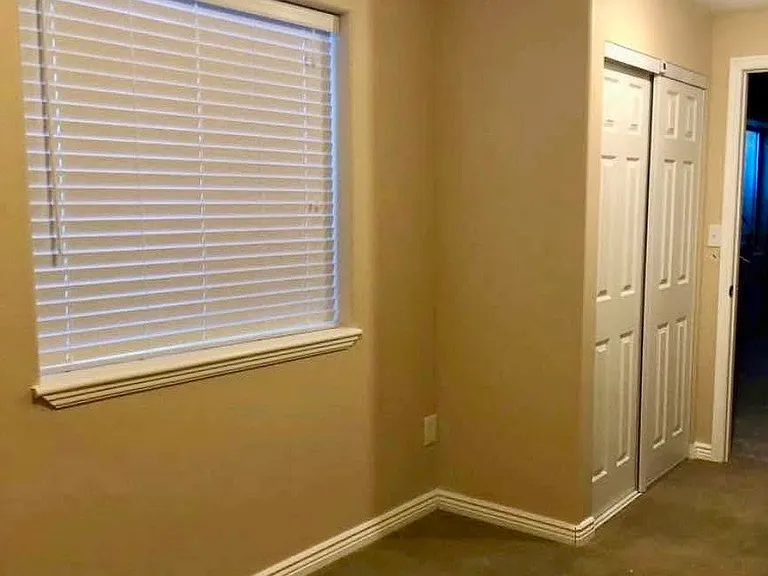 655 E Abbottsford Ln — Photo 7