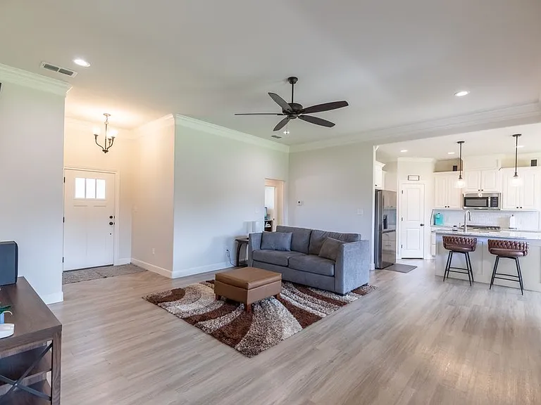 2501 Old Ironsides Rd — Photo 5