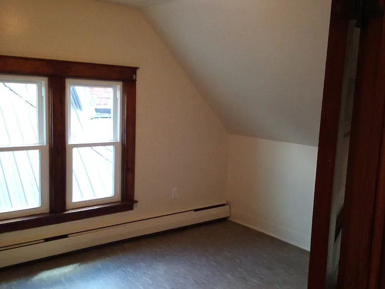 548 10th St #3 — Photo 16