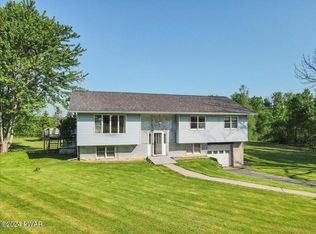 319 Trails End Rd, Honesdale, PA 18431