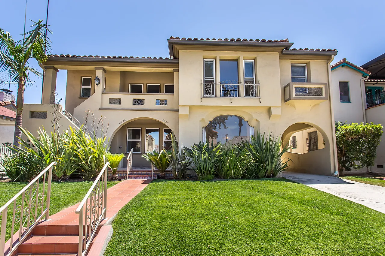 3 bed, 2000 sqft, $6,300 — Photo 1