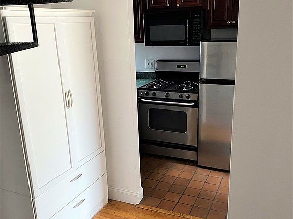 2nd image of 235 E 13th St #6E