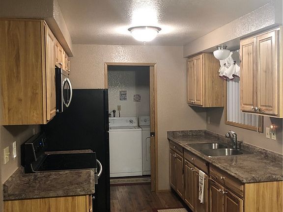 3rd image of 41 E Hickory Ct