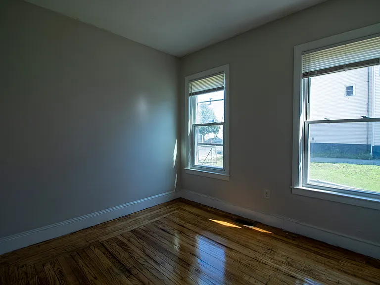 28 Frank St #1A — Photo 4