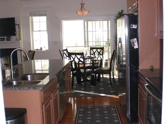 4th image of 10 Forestbrook Dr