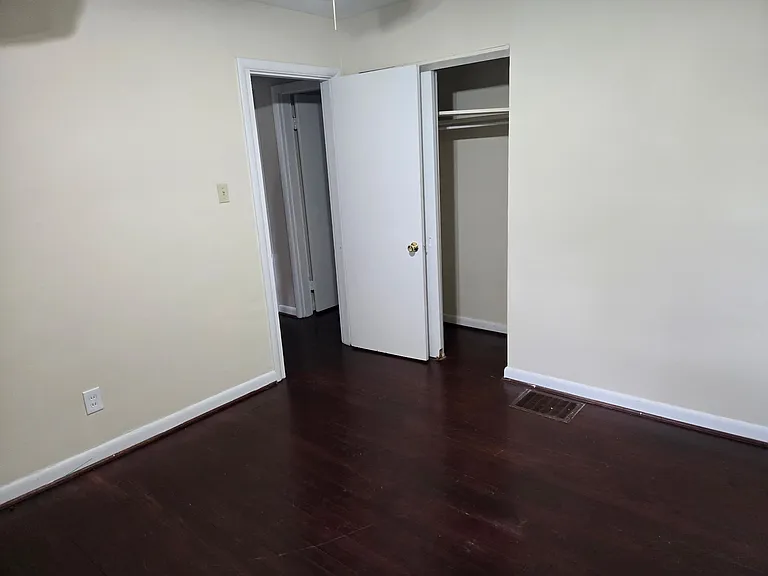 2nd bedroom on 1st level