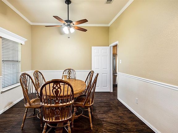 5th image of 111 Faircrest Dr