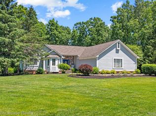 6199 Brandon Ct, White Lake, MI