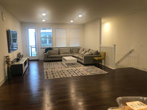 3rd image of 327 Baja Rose St
