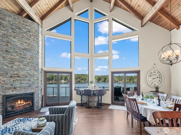 2211 E Mason Lake Drive E, Grapeview, WA 98546