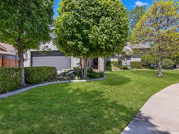 3rd image of 2587 E Oak Creek Cir