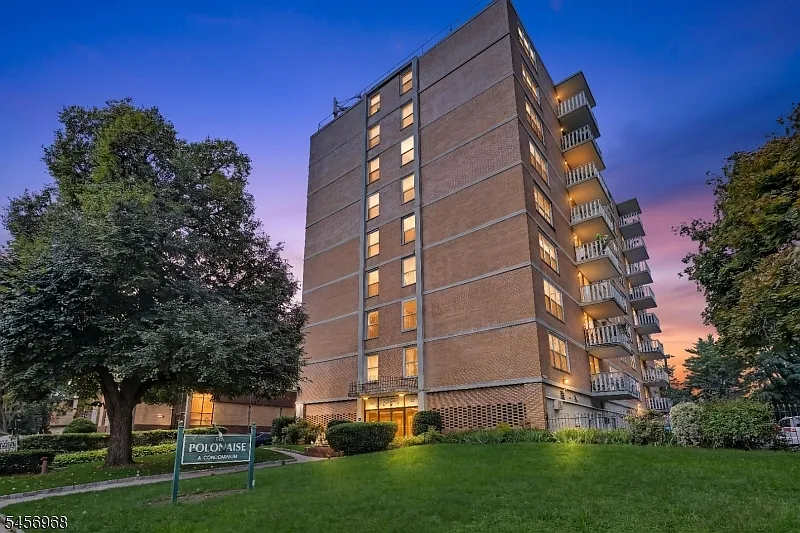 712 N Broad St #2C