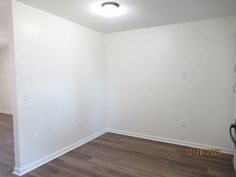 251 Rast St #L8 — Photo 9