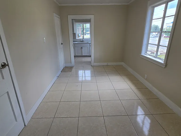 1638 Burton Ave — Photo 13