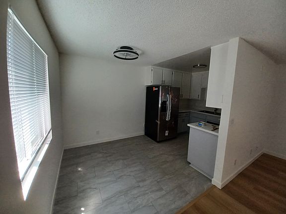 4th image of 1311 N Broadway #100