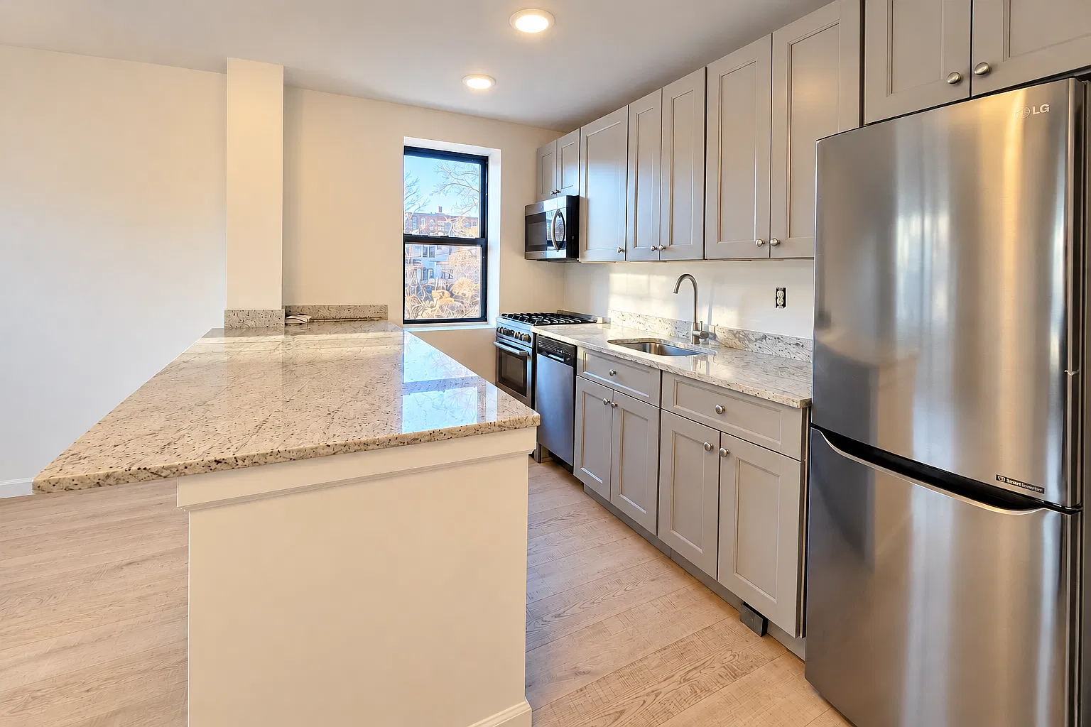 829 Greenwood Avenue — Photo 1