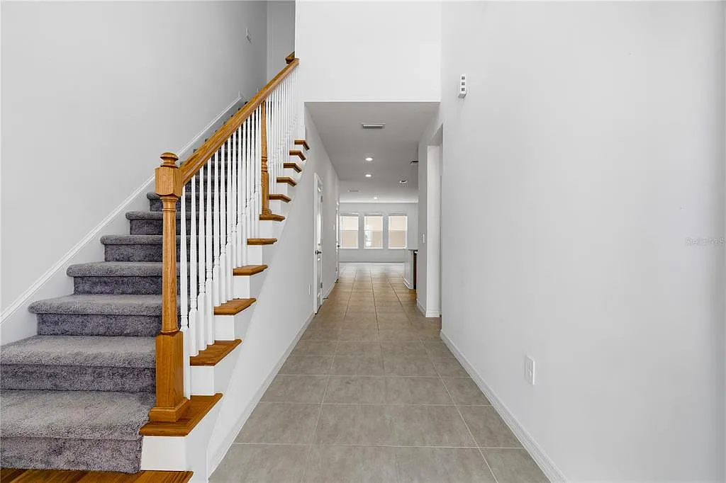 4 bed, 3.5 bath, 2322 sqft, $3,200 — Photo 3
