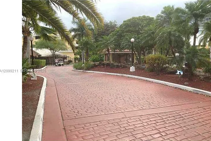 8215 SW 152nd Ave — Photo 3