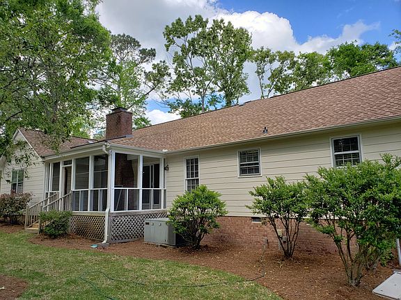 Screened in porch